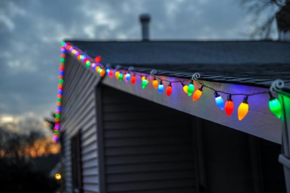 Hanging Holiday Lights with Magnets