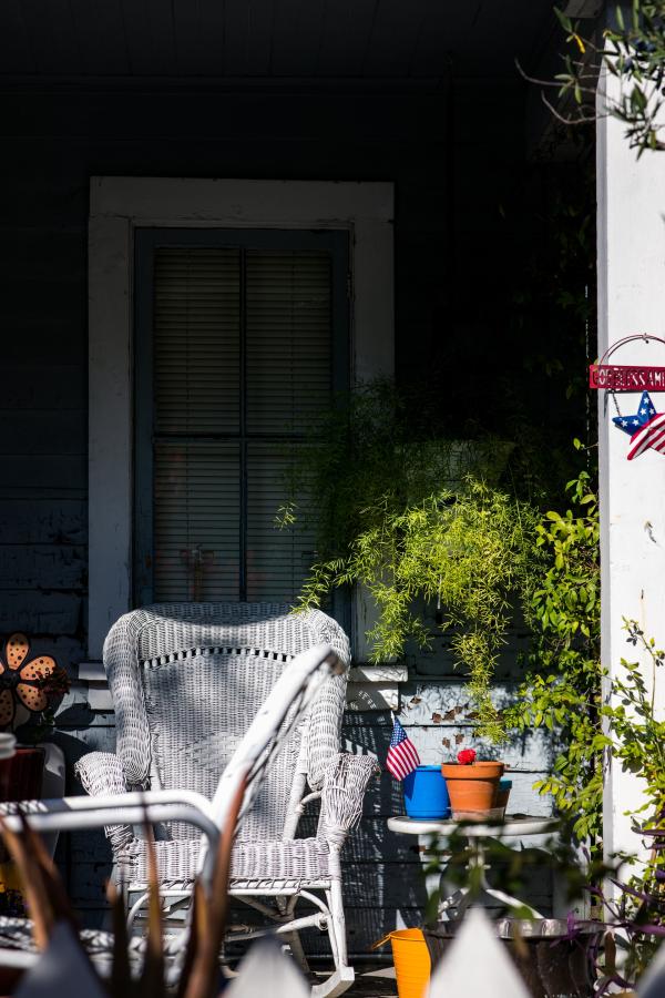 Magnetic Patio Decor Hacks