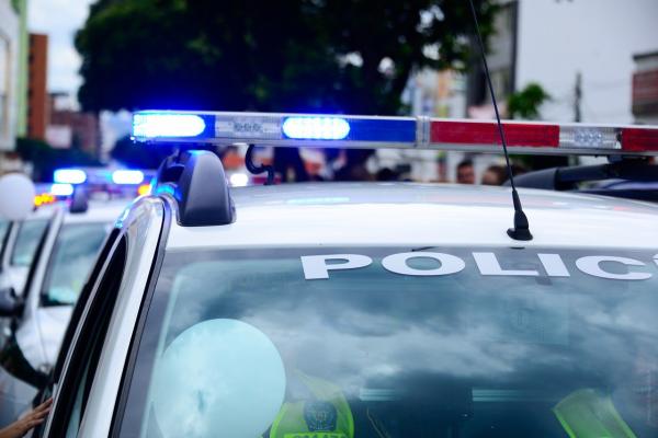 Police Officers: How to Use Magnets to Holster a Weapon and More