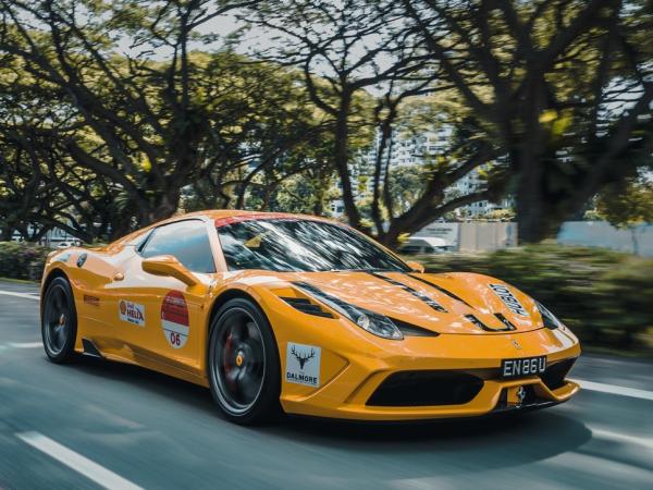 Magnets in Marketing: Turning Cars into Mobile Billboards