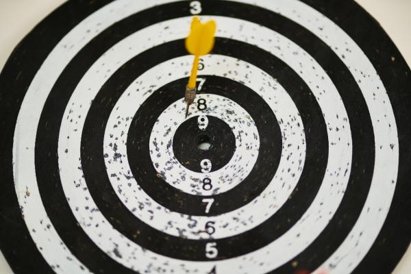 DIY Magnetic Dartboard