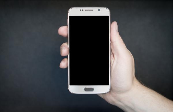 Magnet’s Won’t Ruin Your Smartphone (But Here’s What You Should Watch For)