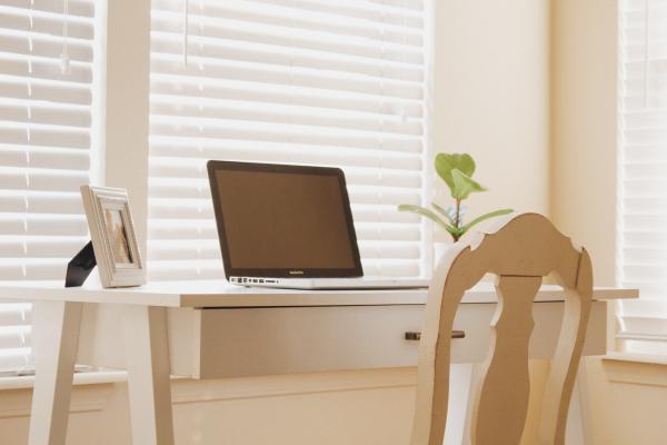 Using Magnets to Spruce Up Your Office or Desk