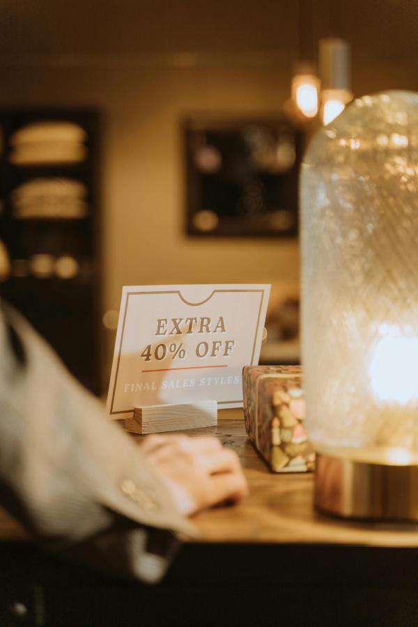 Retailers: Boost Product Engagement With Magnetic Displays