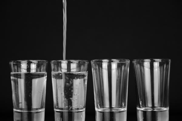 DIY Magnetic Spill-Proof Drink Tray